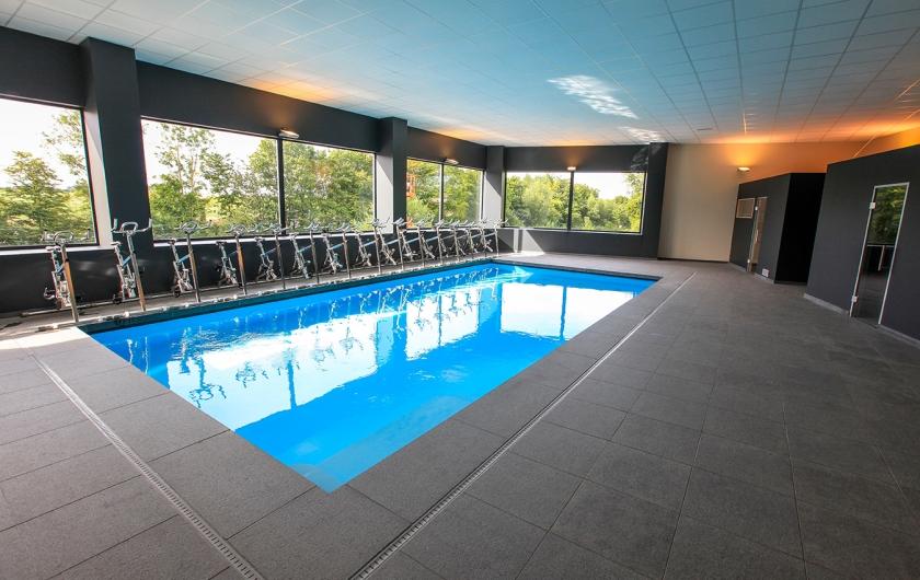 Piscine rectangulaire intérieure