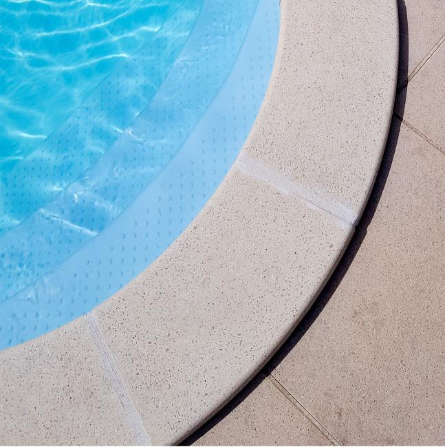 Finition d'un piscine ronde