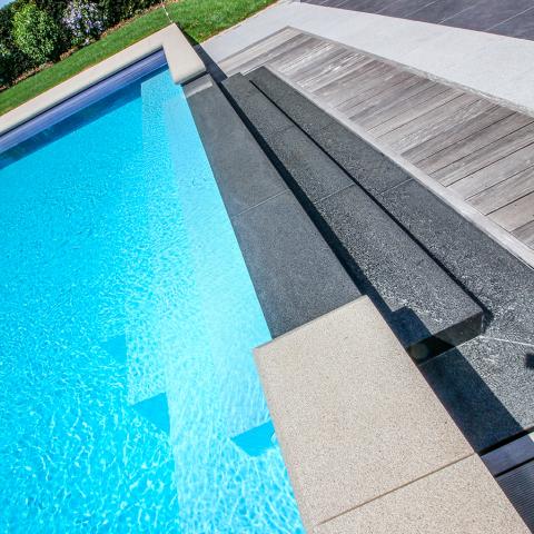 Escalier de piscine intérieur et extérieur