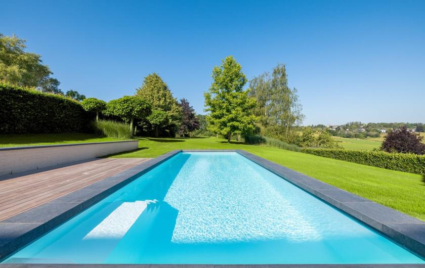 ciel bleu piscine